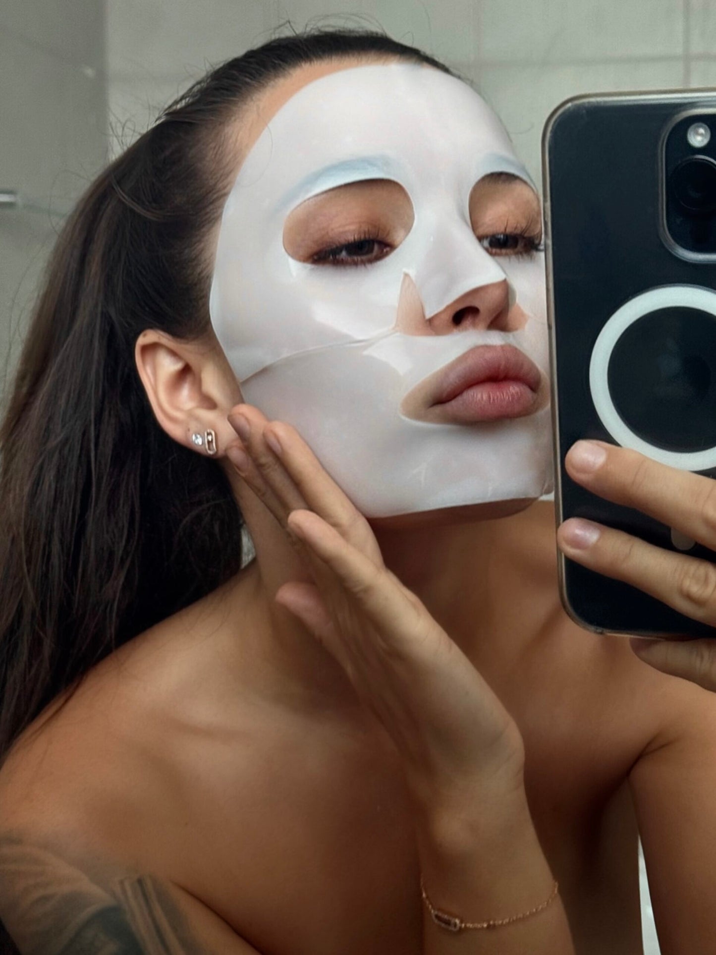 HydroGlow Mask